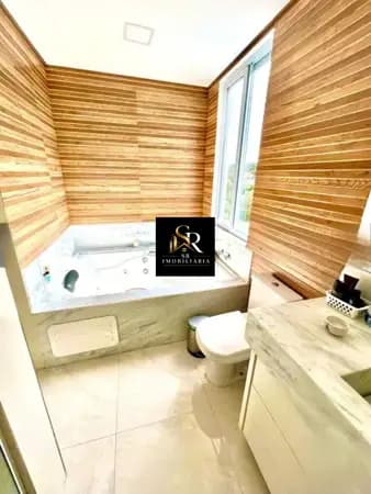 Casa de Condomínio com 4 Quartos à venda, 330m² - Suru