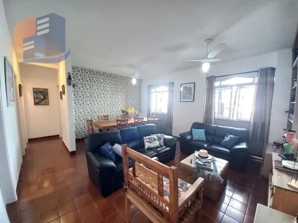 🌊 Oportunidade na Praia da Enseada – Guarujá! Apenas 150 metros do mar!