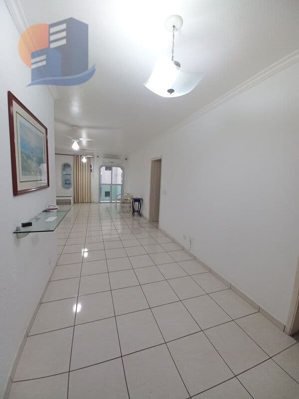 Amplo Apartamento com sacada Região Carrefour - Praia da Enseada - Guarujá