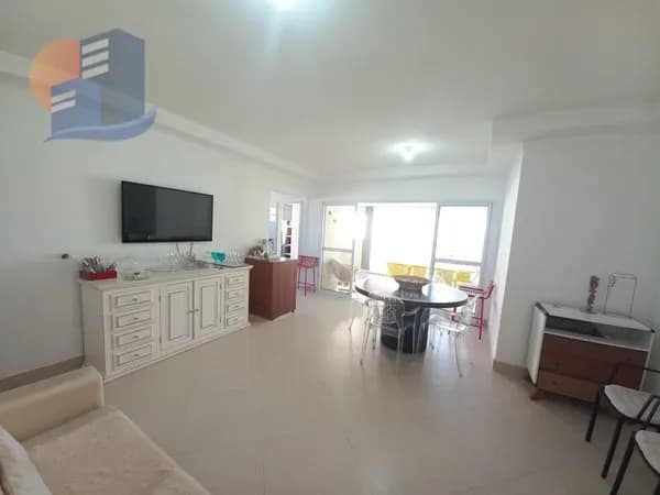 Amplo Apartamento com 03 Dormitórios – A Poucos Passos da Praia da Enseada!