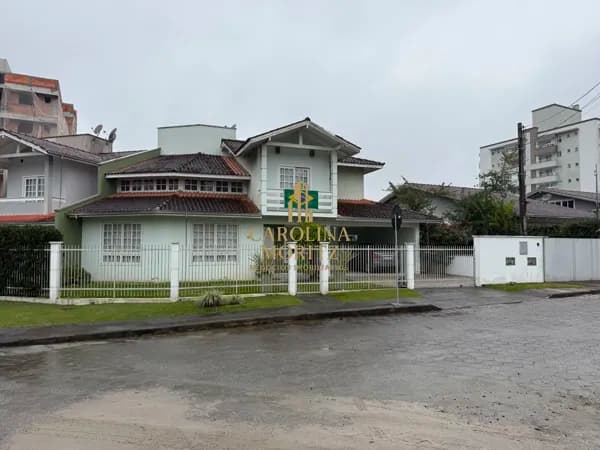 Casa em Joinville - Santo Antônio