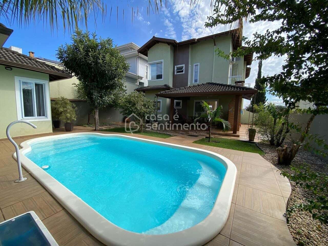 Casa em Condomínio à Venda, com 3 Suítes, Piscina e Vista Panorâmica, Recanto dos Paturis , Bosque - Vinhedo