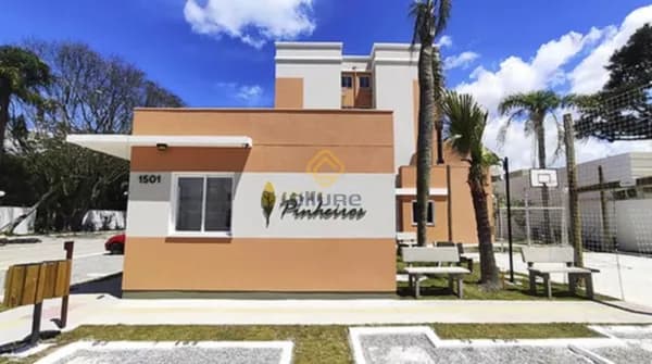 Apartamento novo, impecável com churrasqueira e living estendido !!