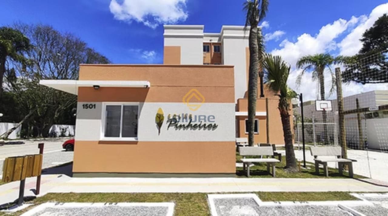 Apartamento novo, impecável com churrasqueira e living estendido !!