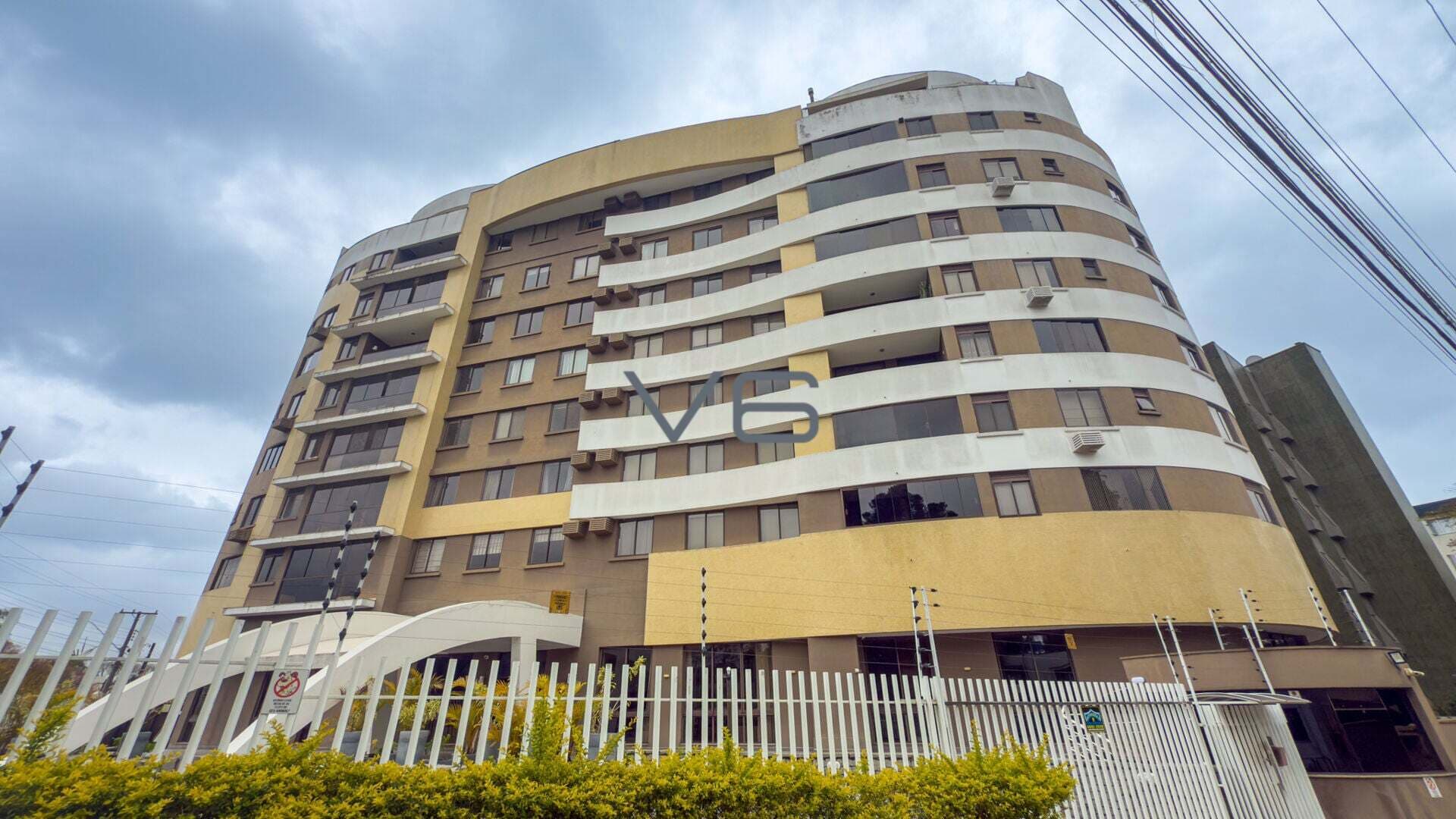Apartamento mobiliado com 3 Quartos, 1 Suíte, 1 Vaga de Garagem, 106,80m² Privativos, no Seminário, Curitiba-PR.