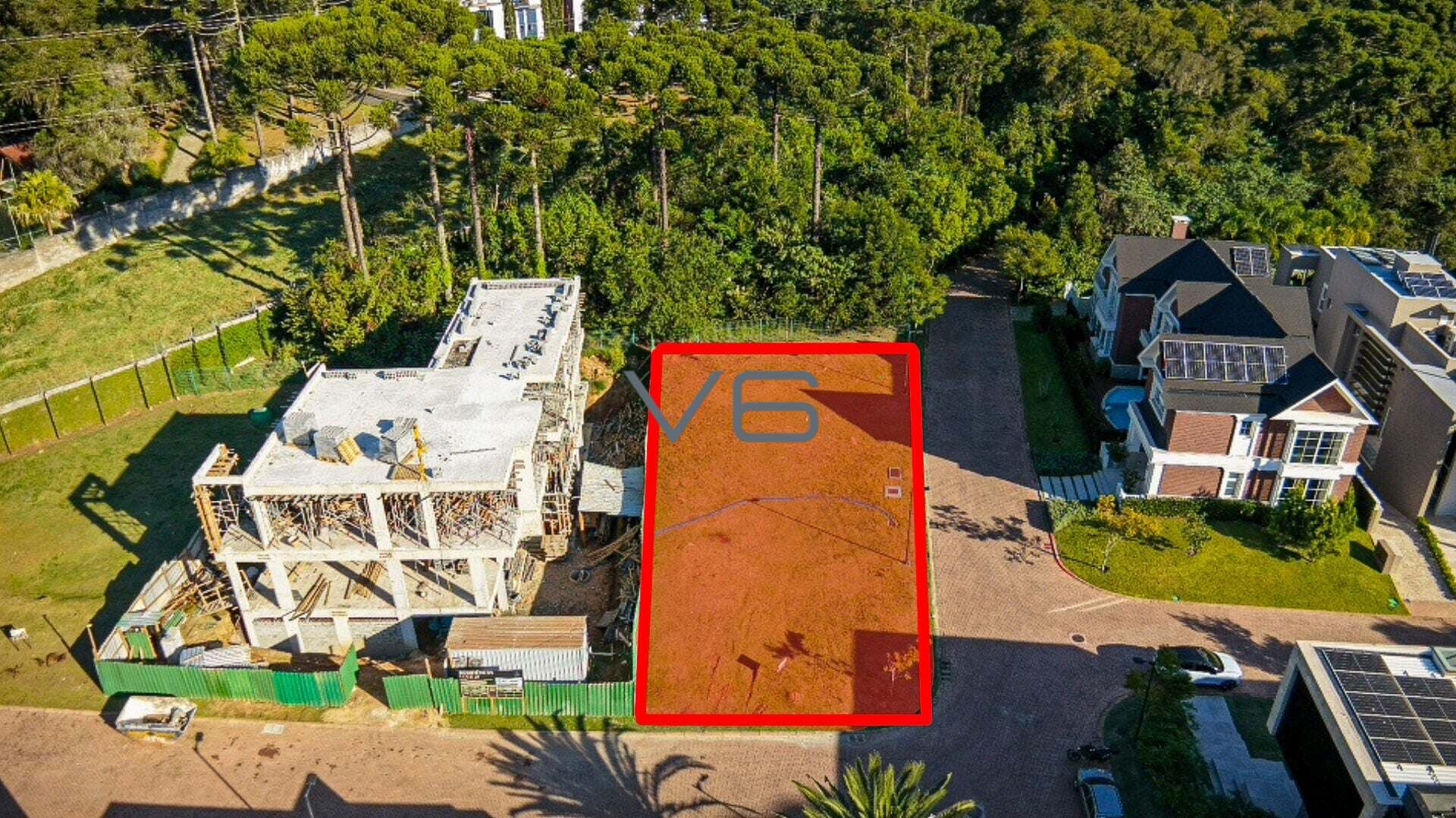 Terreno em Condomínio com 722m² privativos, no bairro Santa Felicidade, Curitiba - PR.