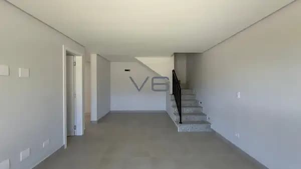 Casa Triplex com 146,07m² privativos, 3 quartos, 2 vagas de garagem, no Abranches, Curitiba - PR.