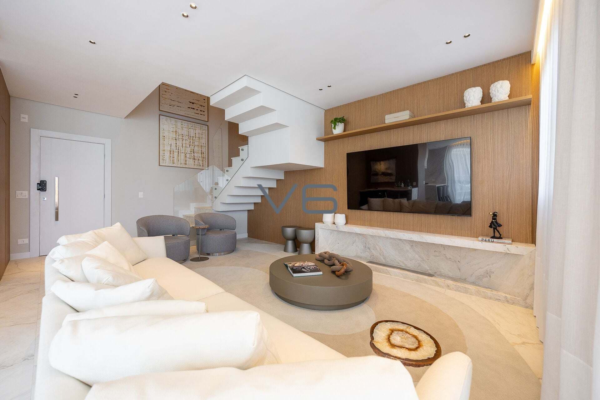 Apartamento Cobertura duplex de alto padrão mobiliada com 3 Suítes, 209,76 m² privativos, em localização privilegiada no bairro Champagnat em Curitiba.