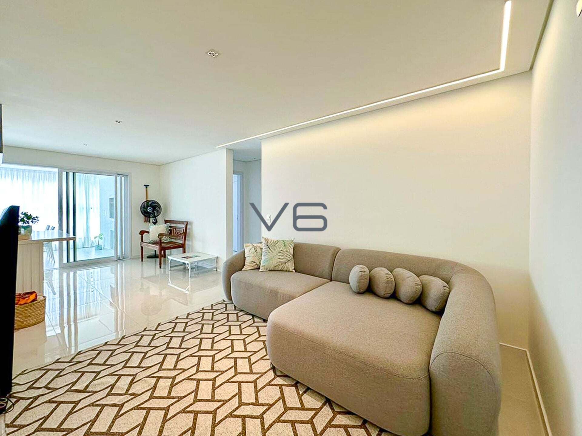 Apartamento Alto Padrão com 127,58m² privativos, 3 suítes, 2 vagas de garagem, em Balneário Piçarras - SC.