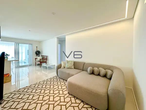 Apartamento Alto Padrão com 127,58m² privativos, 3 suítes, 2 vagas de garagem, em Balneário Piçarras - SC.