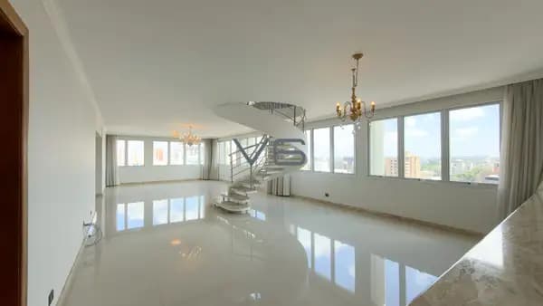 Apartamento Cobertura Duplex com 6 quartos, 3 vagas de garagem, 483,2m² privativos, no Batel, Curitiba - PR.