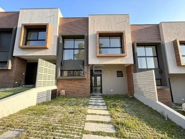Sobrado Alto Padrão em Condomínio com 104m² privativos, 3 quartos, 2 vagas de garagem, em Santa Felicidade, Curitiba - PR.