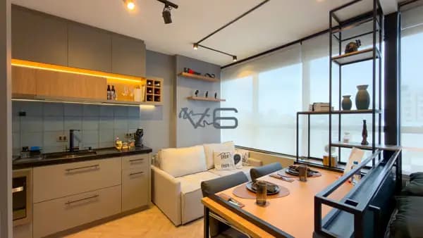 Apartamento Studio mobiliado com 1 quarto, 1 banheiro, 26m² Privativos, no Centro, Curitiba-PR.