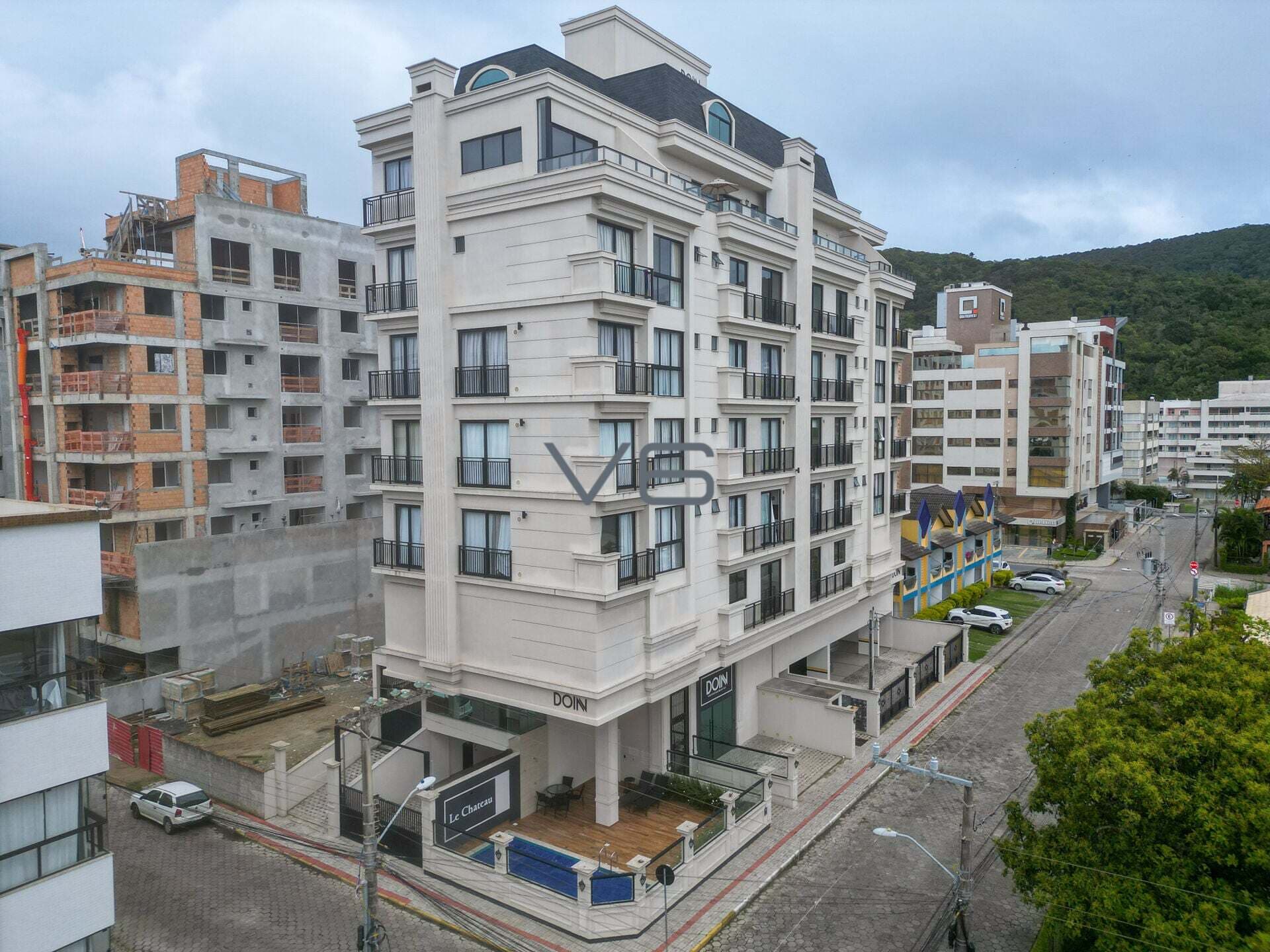 Apartamento Alto Padrão com 2 Quartos, 1 Suíte, 2 Vagas de Garagem, 70,03m² Privativos, em Bombas, Bombinhas - SC