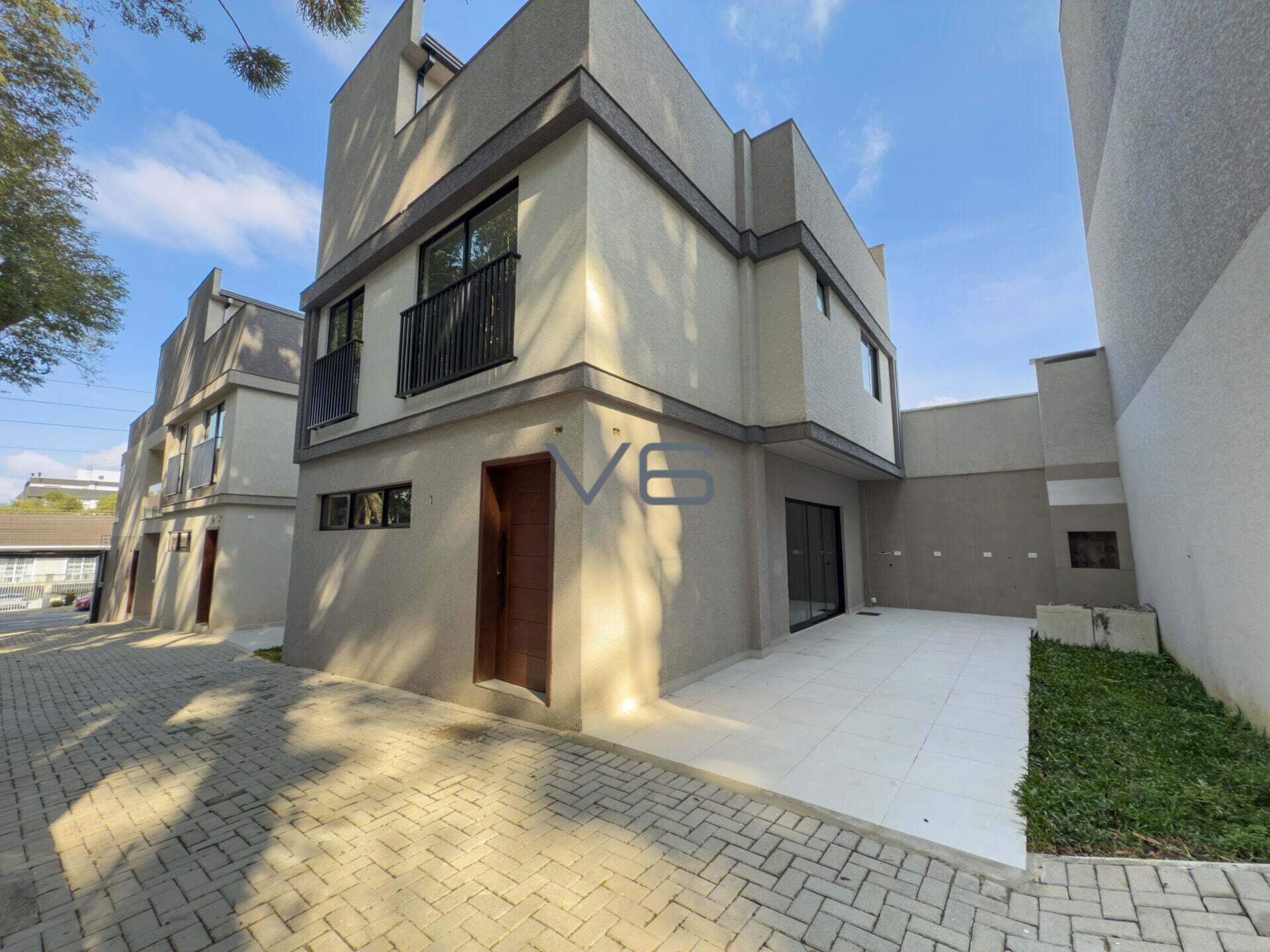 Casa Padrão com, 3 quartos, 132,39 m² privativos, 2 vagas de garagem, no Boa Vista, Curitiba-Pr