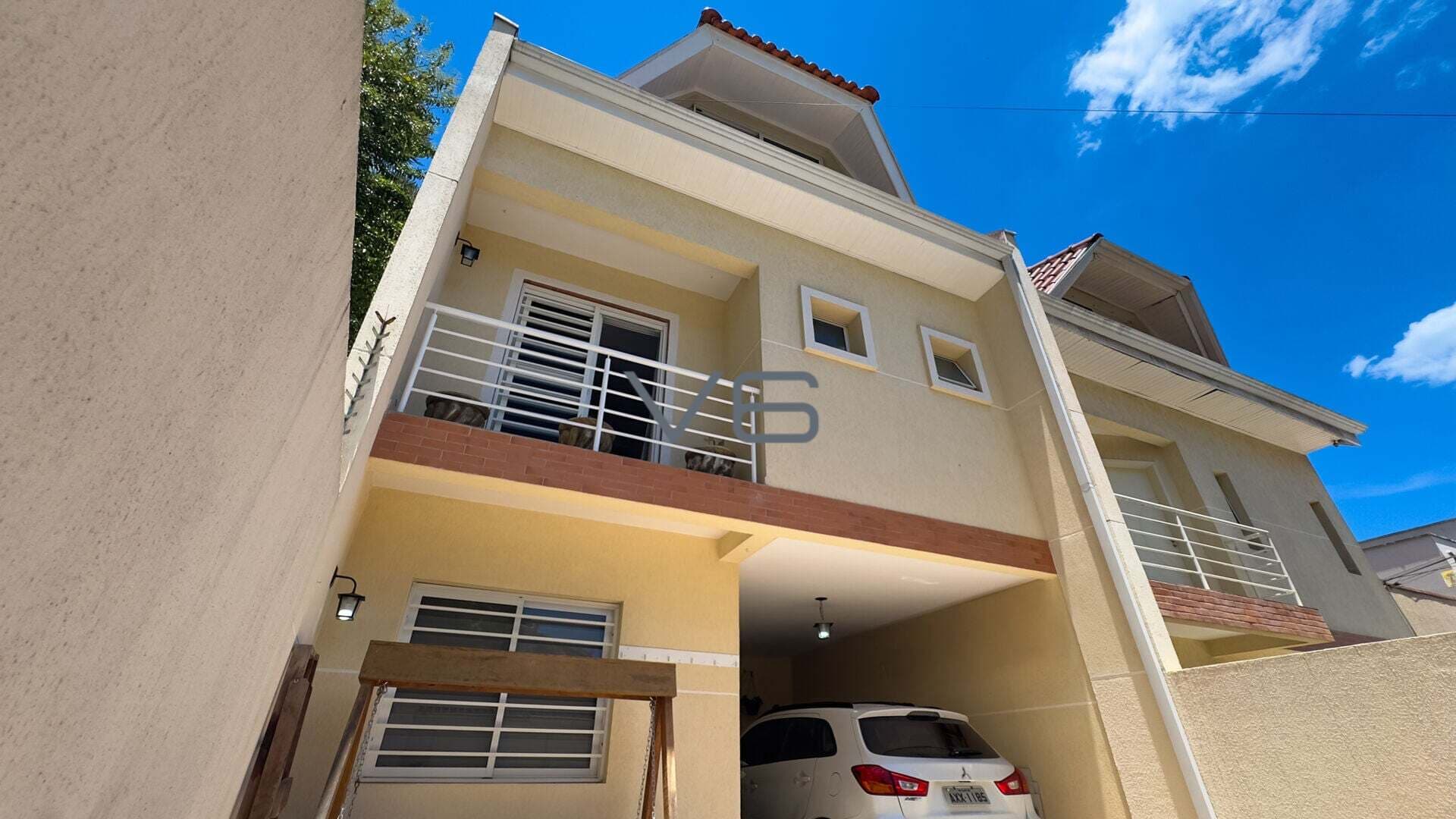 Sobrado Alto Padrão com 174 m² privativos, 4 quartos, 2 vagas de garagem, no Ecoville, Curitiba - PR.