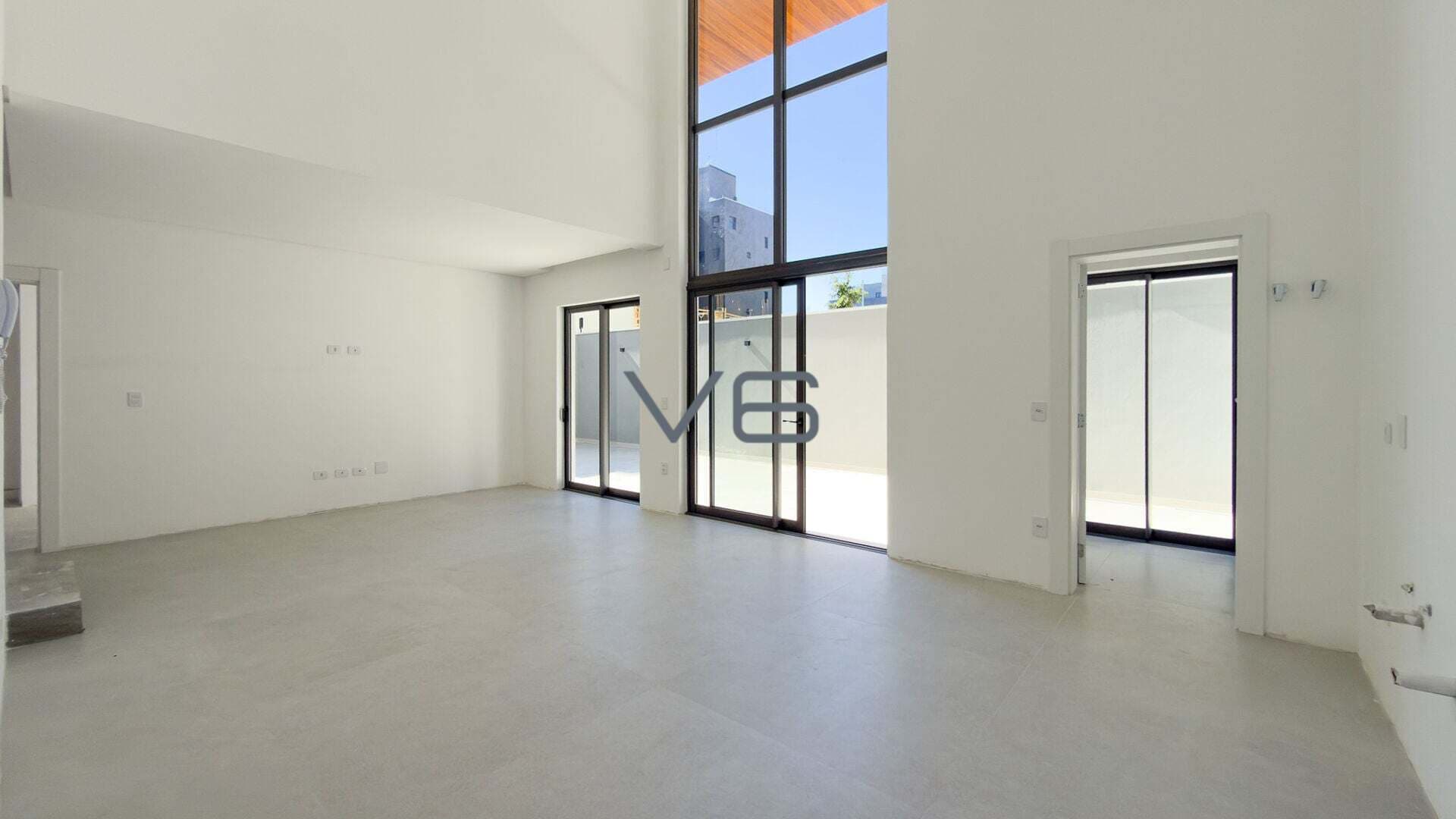 Apartamento Garden Duplex com 3 suítes, 174 m² privativos, 2 vagas de garagem, no Água Verde, Curitiba - PR.