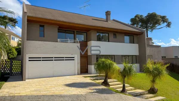 Casa Alto Padrão em condomínio com 4 quartos, 2 suítes, 4 vagas de garagem, 440m² privativos, no Uberaba, Curitiba-PR.