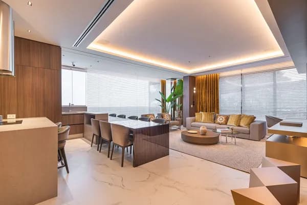 Apartamento Alto Padrão com 3 suítes, 161m² privativos, 4 vagas de garagem, no Champagnat, Curitiba - PR.