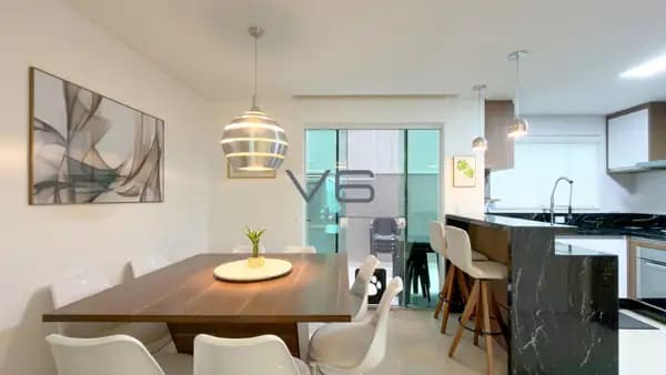 Casa Alto Padrão com 196m² privativos, 4 quartos, 2 vagas de garagem, no Boqueirão, Curitiba - PR.
