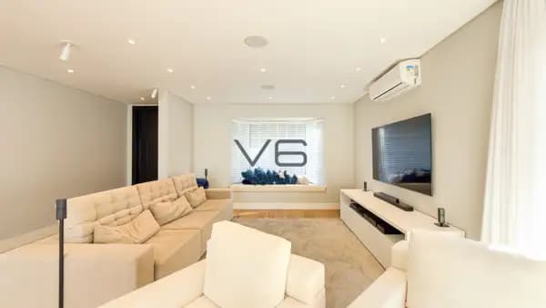 Casa Alto Padrão em Condomínio com 280m² privativos, 4 quartos, 4 vagas de garagem, em Santa Felicidade, Curitiba - PR.