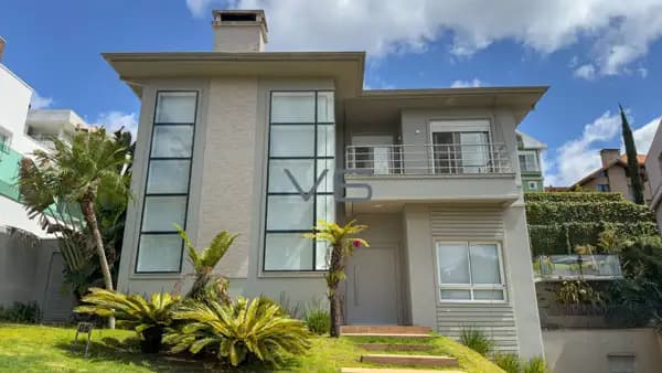 Casa Alto Padrão em Condomínio com 4 Quartos - 2 Suítes - 4 Vagas de garagem - 500m² privativos - no Campo Comprido, Curitiba-PR.