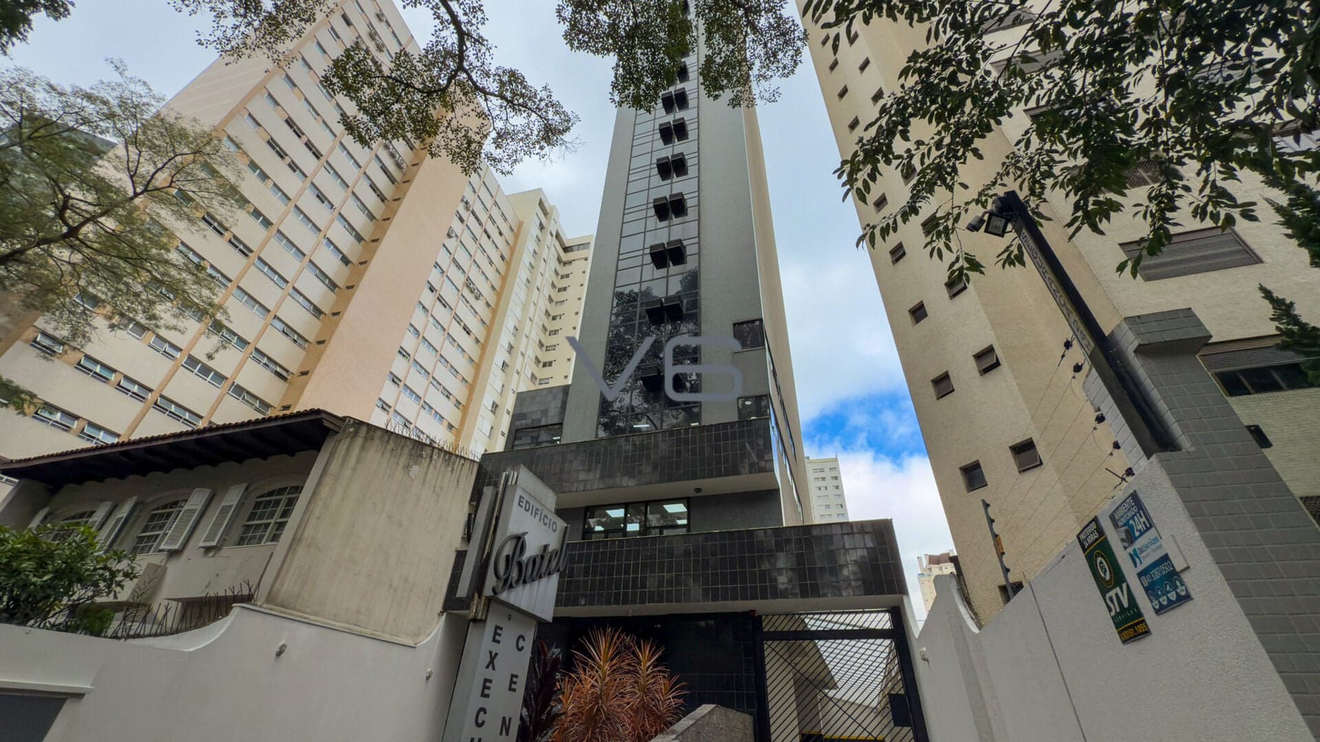 Sala Comercial em edifício, com 45,19 m² privativos, no Agua Verde, Curitiba-PR