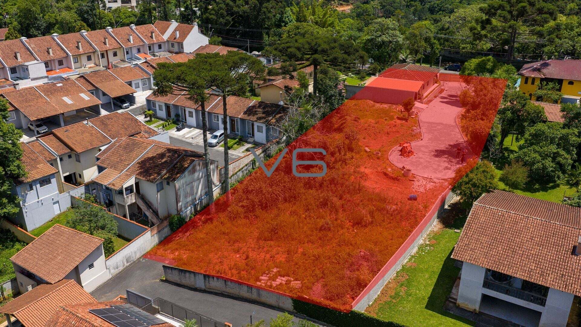 Terreno em Condomínio com 438m² privativos, no bairro Santa Cândida, Curitiba - PR.