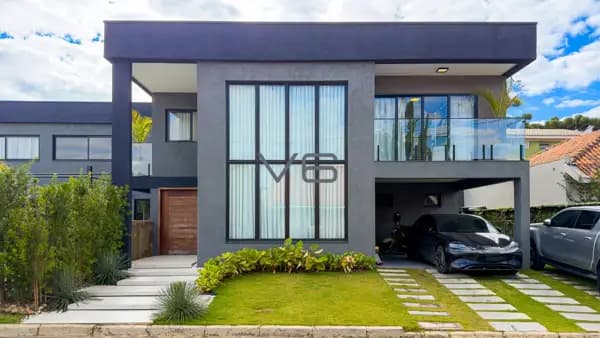 Casa Alto Padrão em Condomínio com 294m² privativos, 4 quartos, 4 vagas de garagem, em Santa Felicidade, Curitiba - PR.