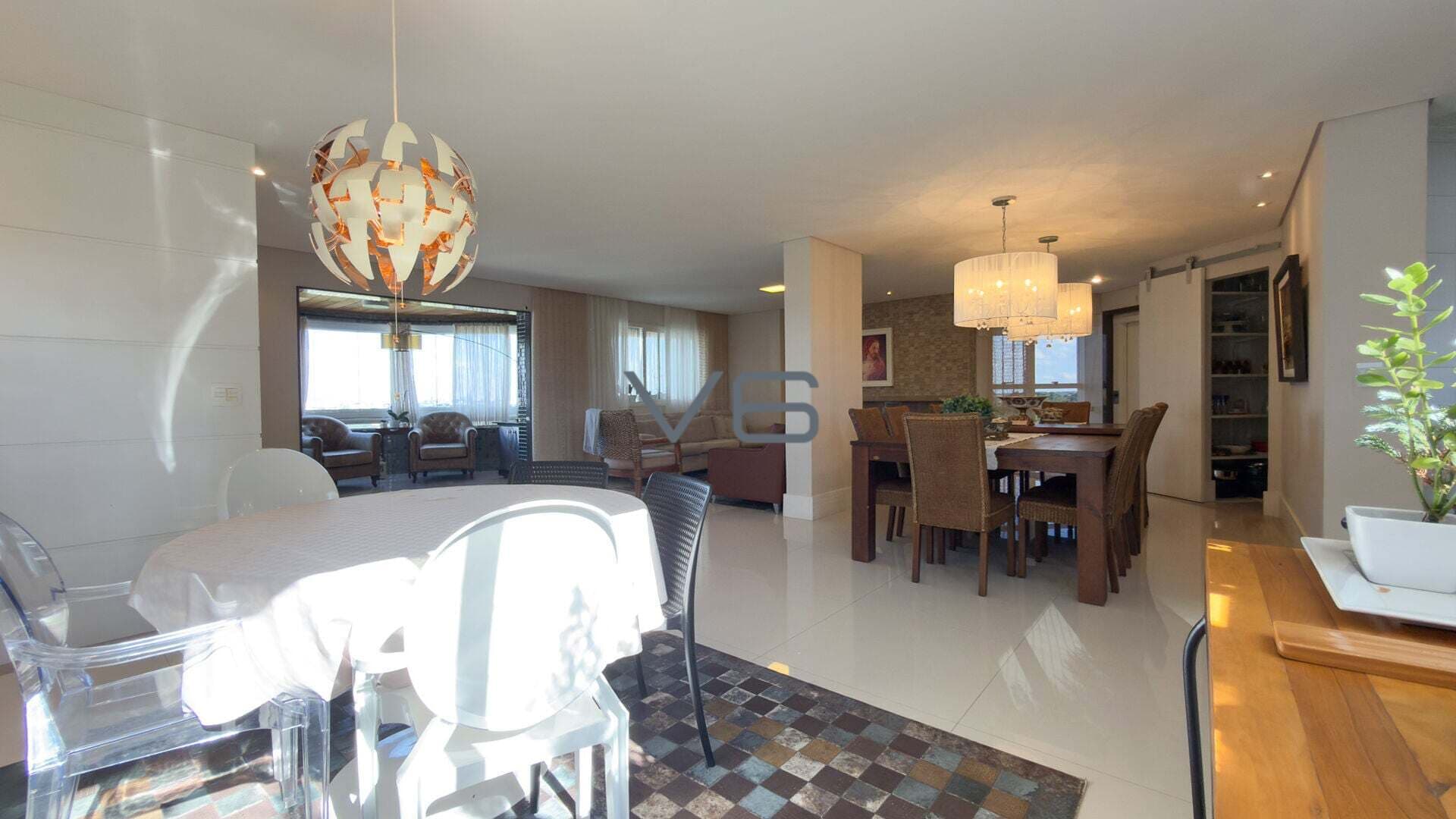 Apartamento Alto Padrão com 4 quartos, 3 vagas de garagem, 196m² privativos, no Ecoville, Curitiba - PR.