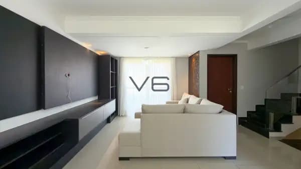 Casa Alto Padrão com 147m² privativos, 3 quartos sendo 1 suíte, 4 vagas de garagem, em Santa Felicidade, Curitiba - PR