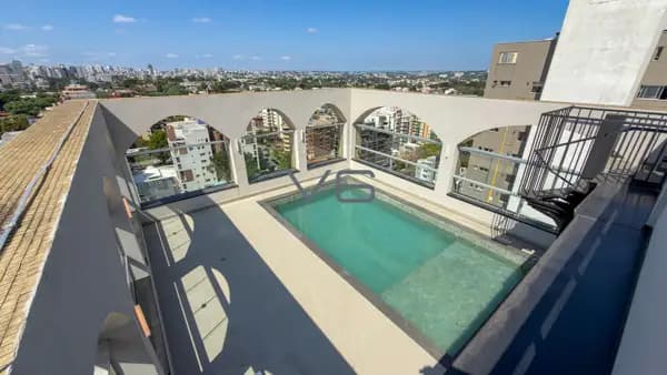 Cobertura Duplex Alto Padrão com 4 suítes, 5 vagas de garagem, 545,26m² privativos, no Bigorrilho, Curitiba - PR.