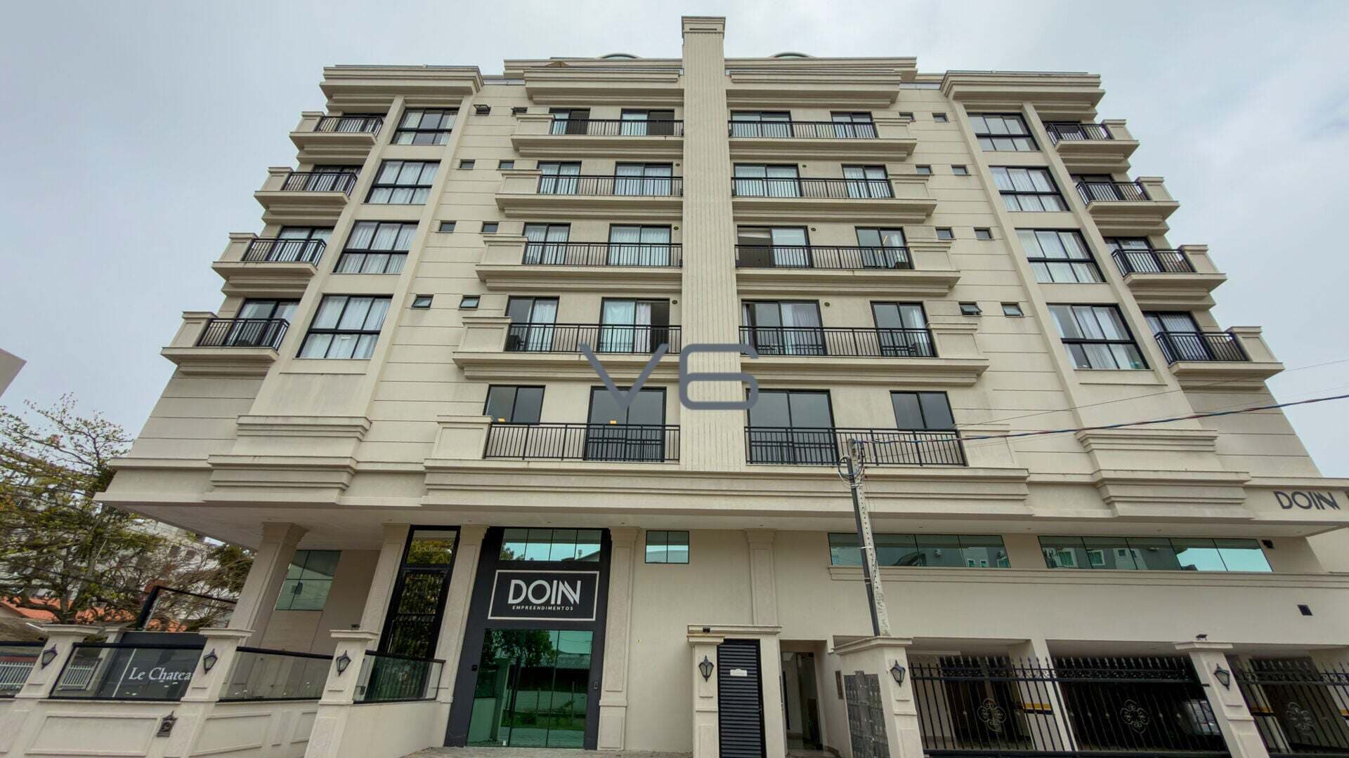 Apartamento Alto Padrão Mobiliado com 2 Quartos, 1 Suíte, 2 Vagas de Garagem, 72,86m² Privativos, em Bombas, Bombinhas-SC.