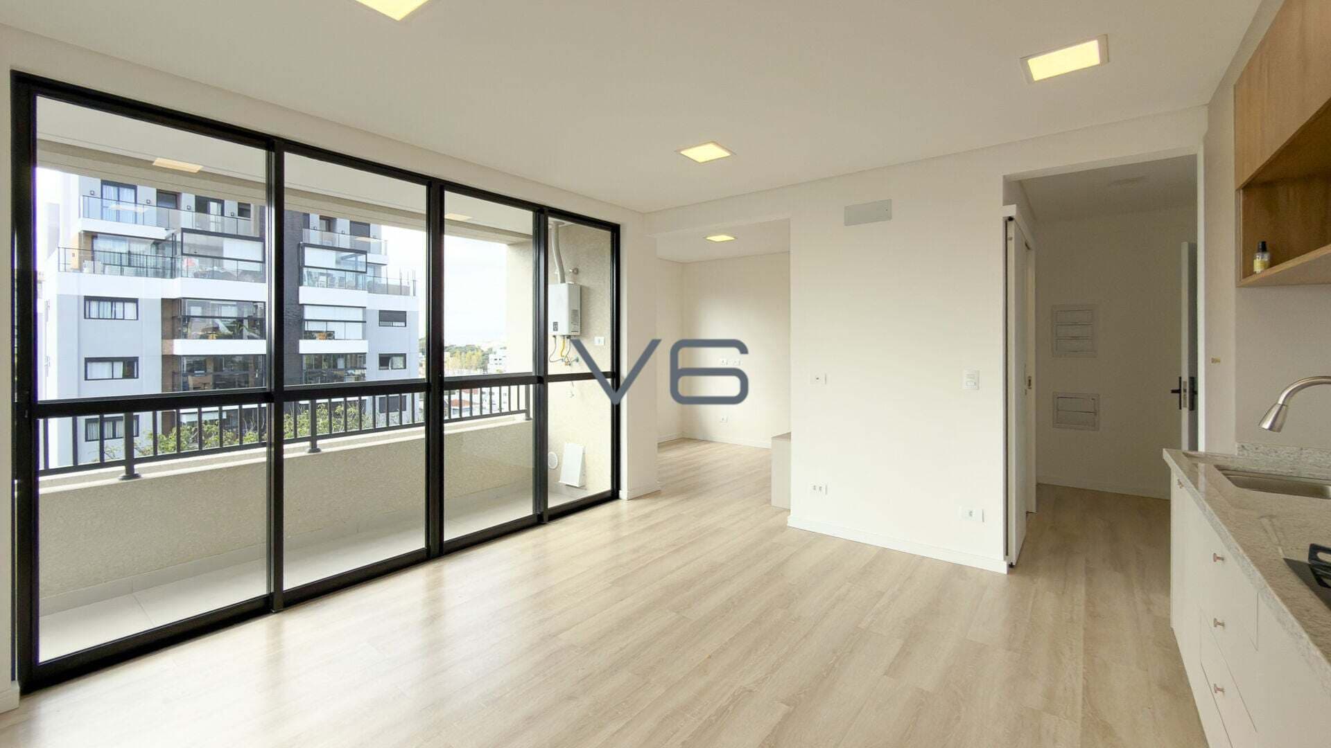 Apartamento com 78 m², 3 suítes, 1 vaga de garagem, no Portão, Curitiba-PR.