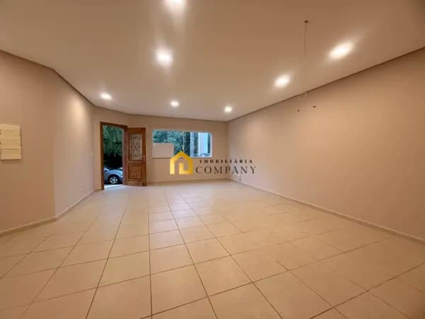 Sobrado com 4 quartos no Condomínio Villa dos Inglezes.