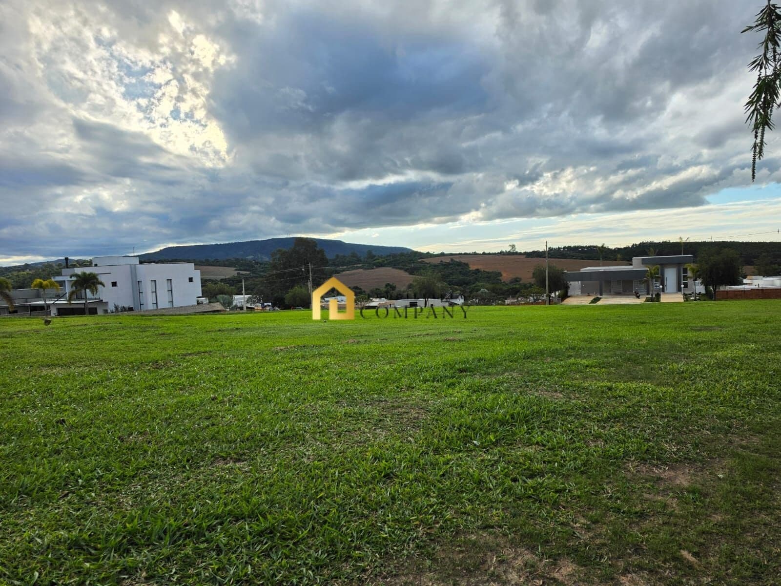 Terreno no Condomínio Village Ipanema II - Araçoiaba da Serra/SP