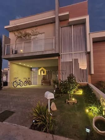 Casa assobradada em condomínio com 3 dorm, sendo 1 suíte com closet, 4 vagas de garagem sendo 2 cobertas.