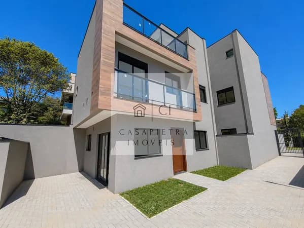 Sobrado Triplex em Condomínio Bairro Novo Mundo - 3 Quartos 119m2