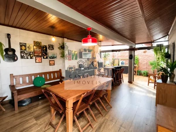 Casa térrea 3 quartos Capão da Imbuia 130m2 com ático 3 vagas