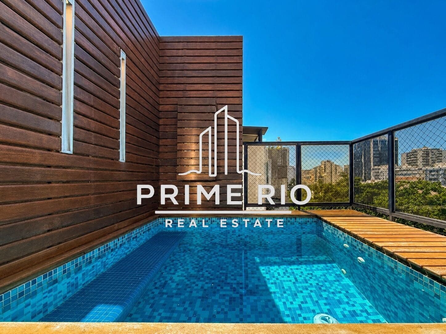 Cobertura Duplex na melhor localização de Ipanema, com 198m2