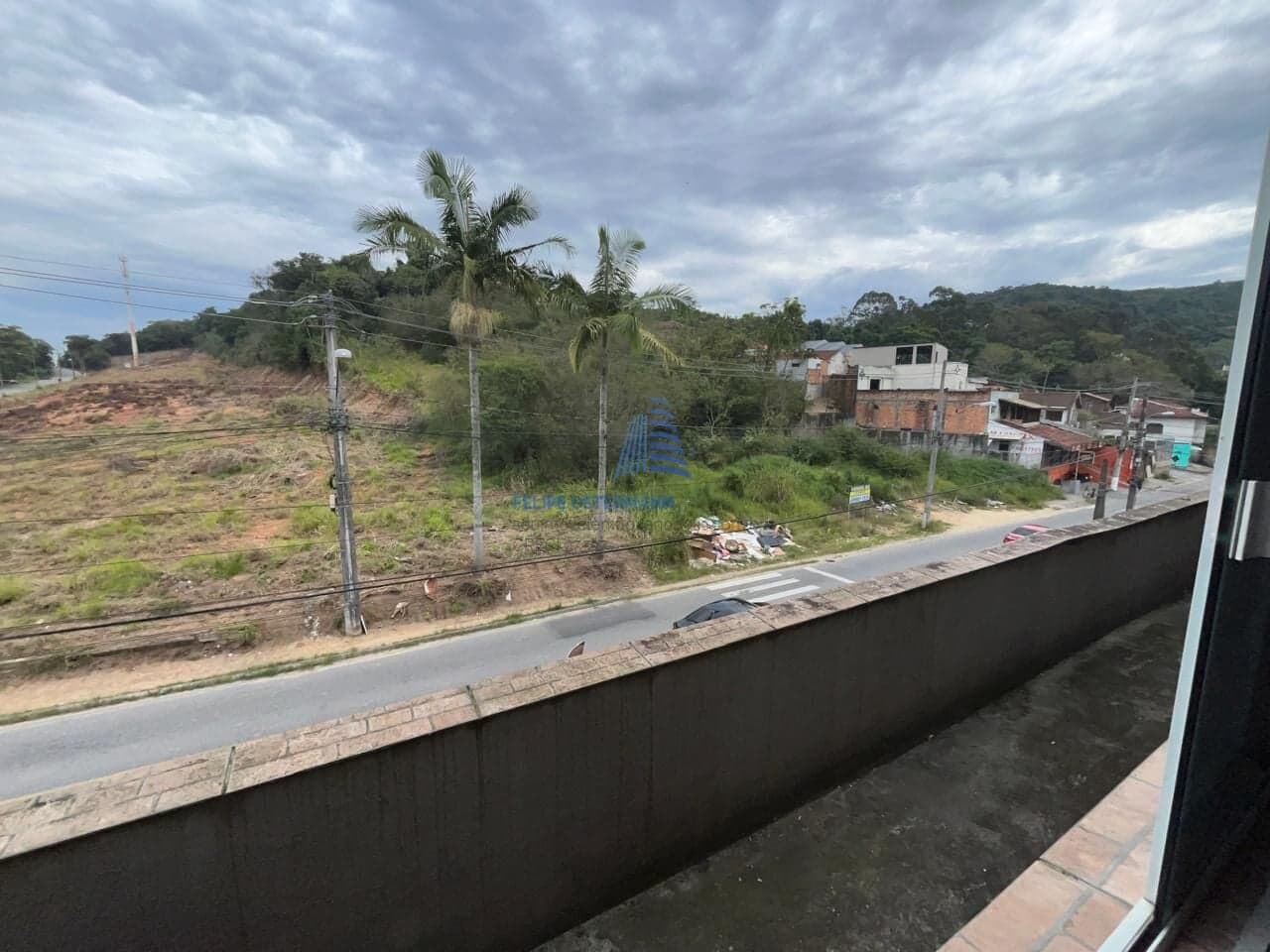 Apartamento de 1 dormitório, de frente para a Rua, com 1 vaga rotativa, ESCRITURA PÚBLICA.