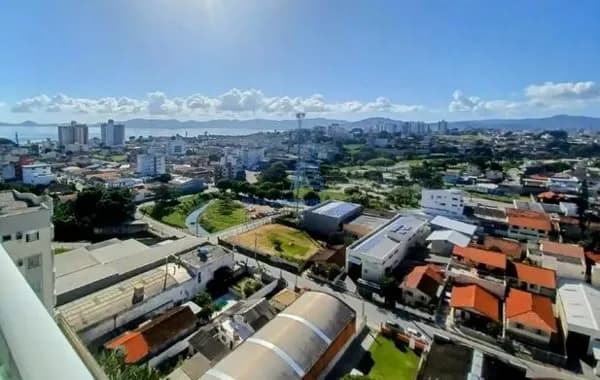 Apartamento à venda – 3 dormitórios com vista para o mar
