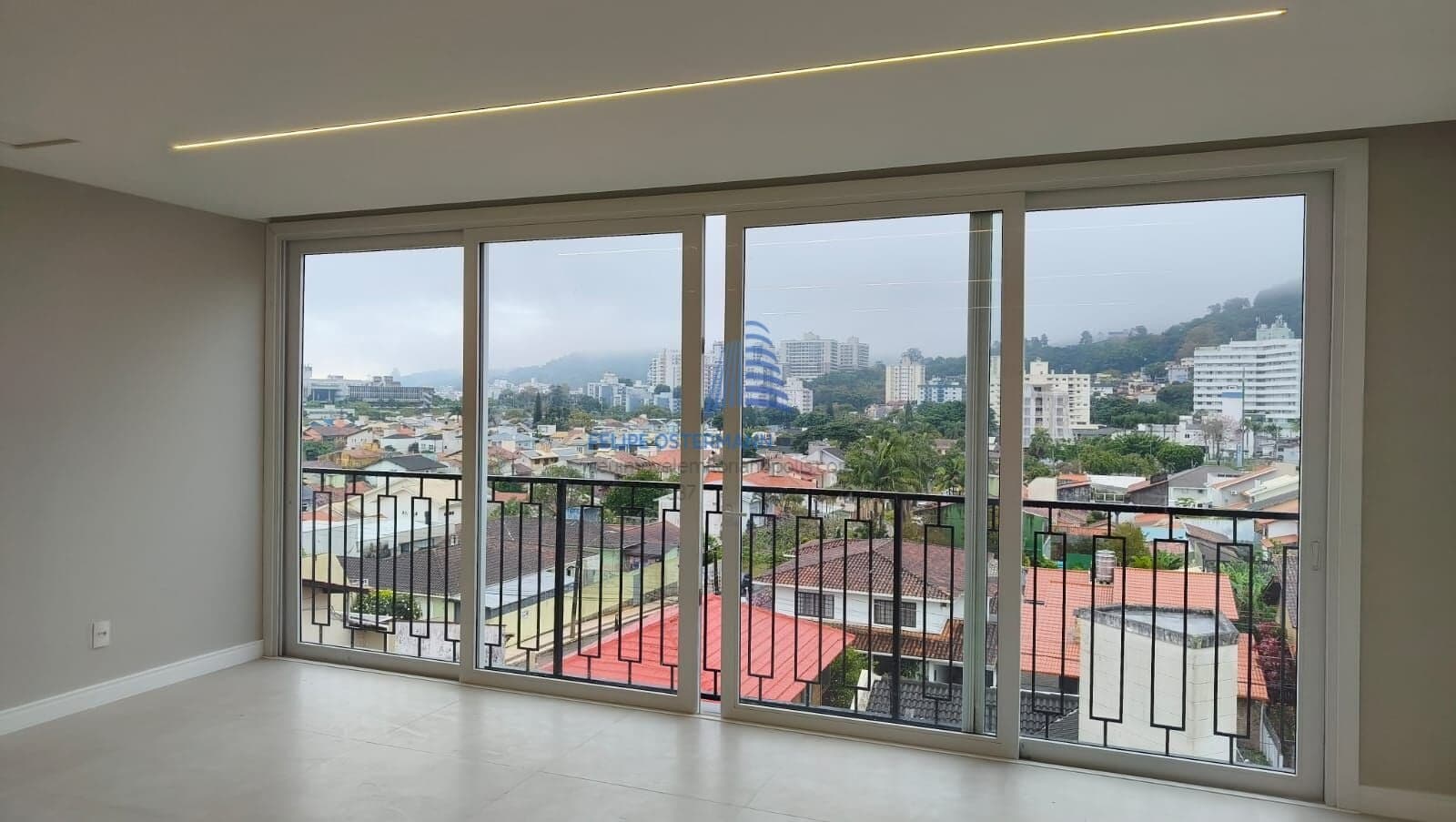 Apartamento de Alto Padrão, 03 amplas suítes (1 Master) para Locação – Itacorubi, Florianópolis