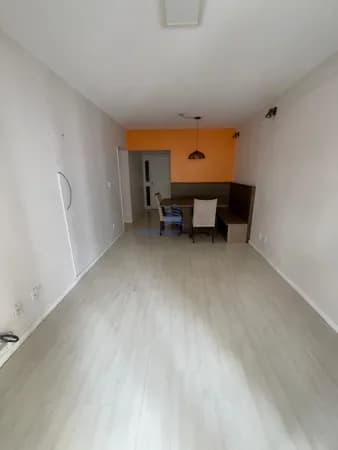 Apartamento de 3 dormitórios, suíte, vaga coberta, excelente localização no centro de Florianópolis