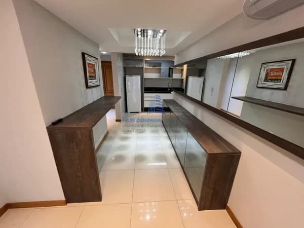 Apartamento de 3 dormitórios, suíte, lavabo, 2 vagas de garagem, com área externa em Trindade, Florianópolis/SC