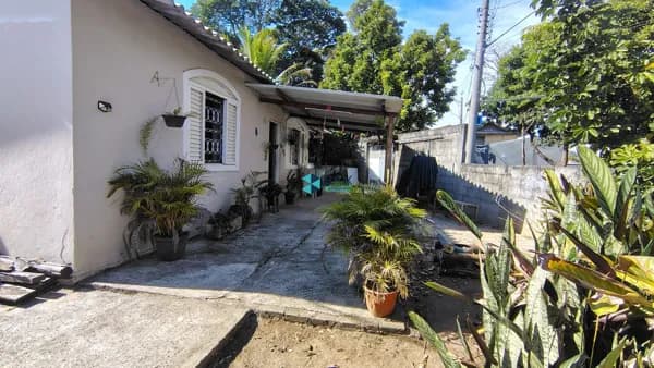 Casa em São José dos Campos - Jardim Satélite