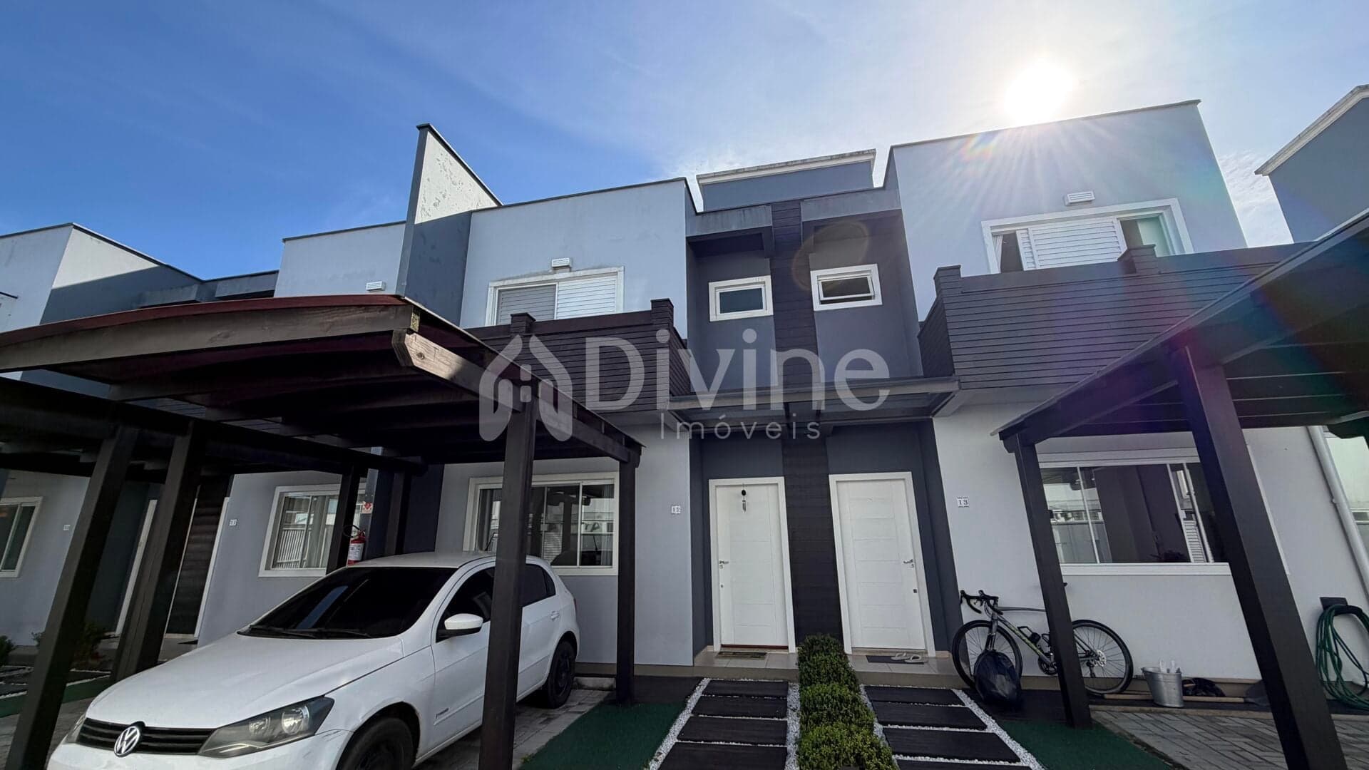 Casa toda mobiliada em condomínio no bairro Oficinas.