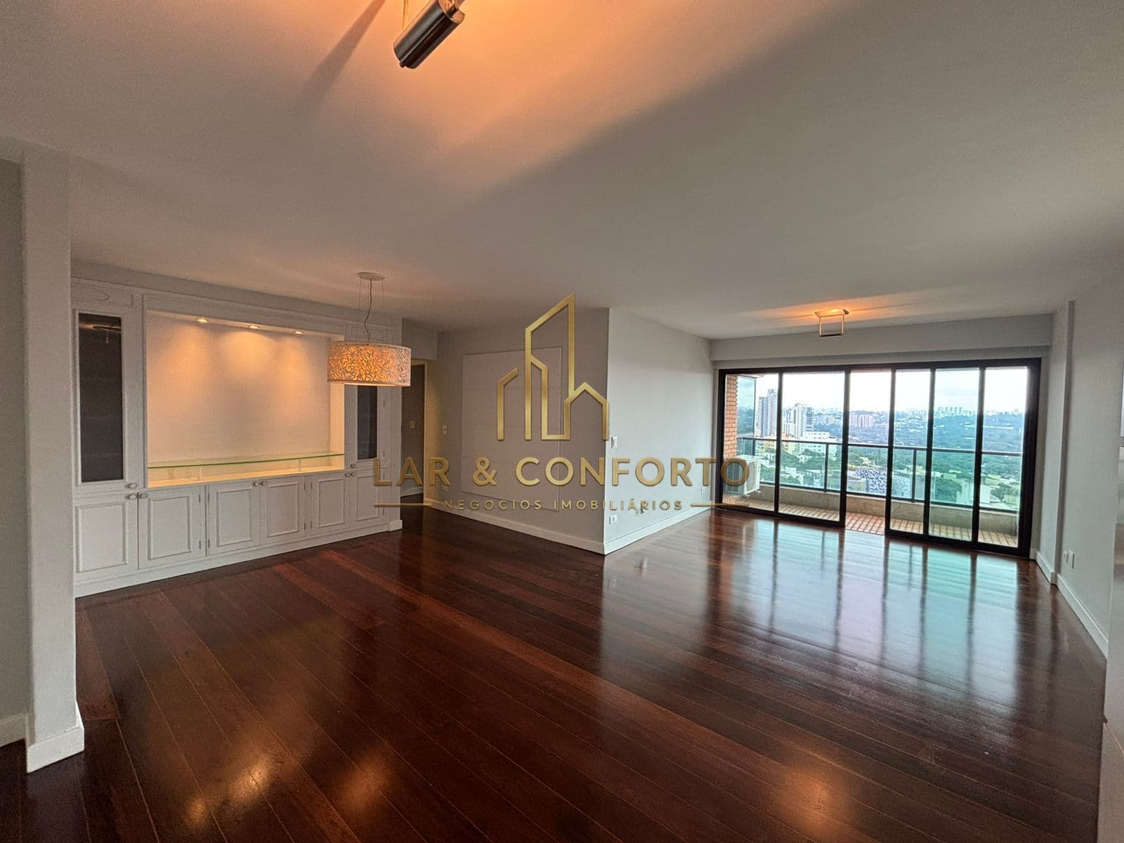 Apartamento com 3 Quartos para alugar, 150m² - Pinheiros
