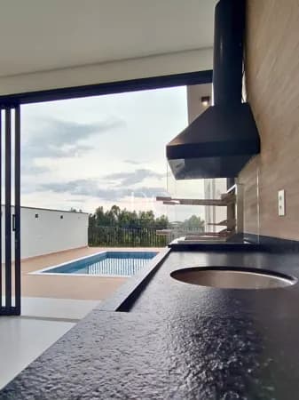 Casa à Venda no Ibi Aram II | 3 Suítes, Piscina e Vista para a Mata | Itupeva