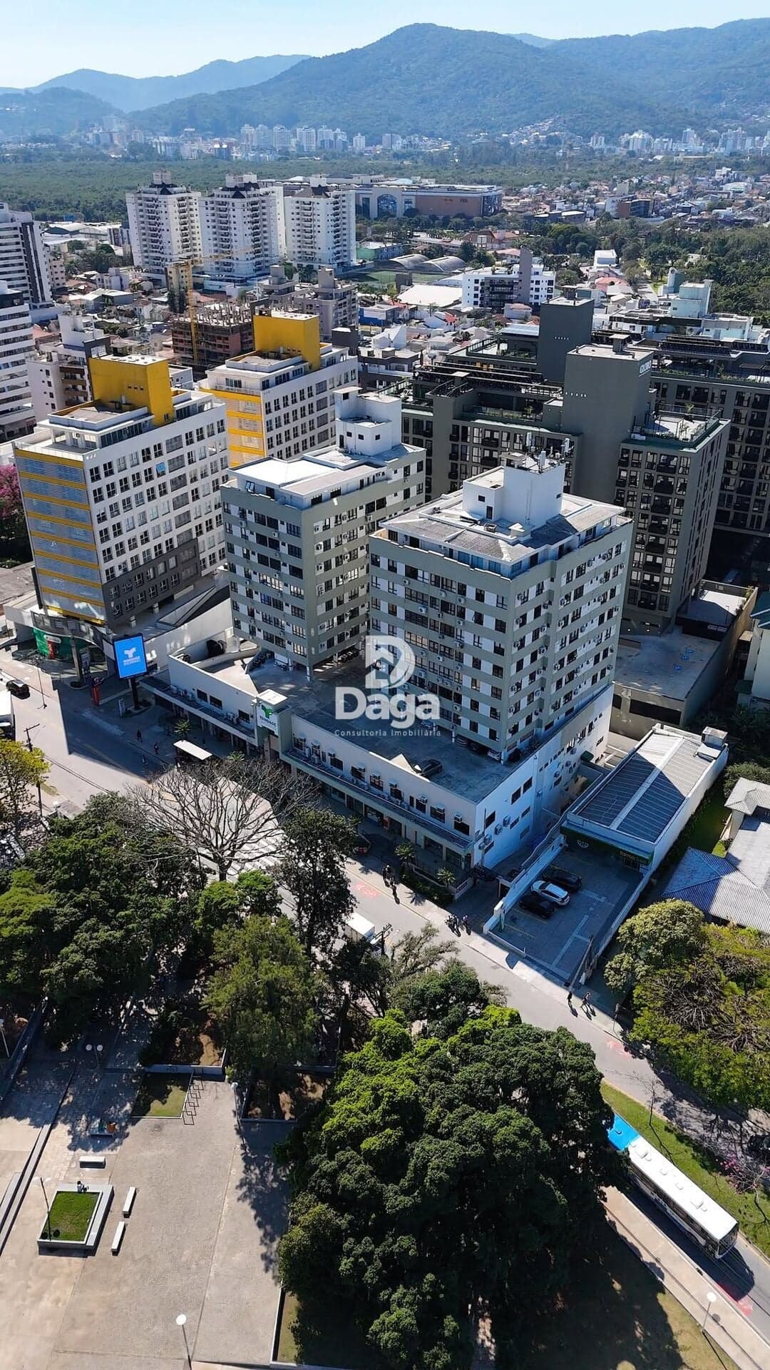 Salão comercial em Trindade, Florianópolis/SC